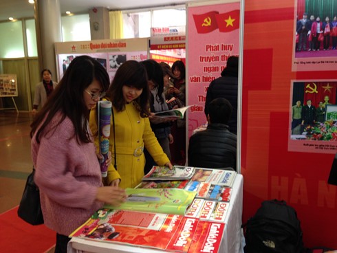 2016 Spring Newspaper Festival opens in Hanoi - ảnh 1